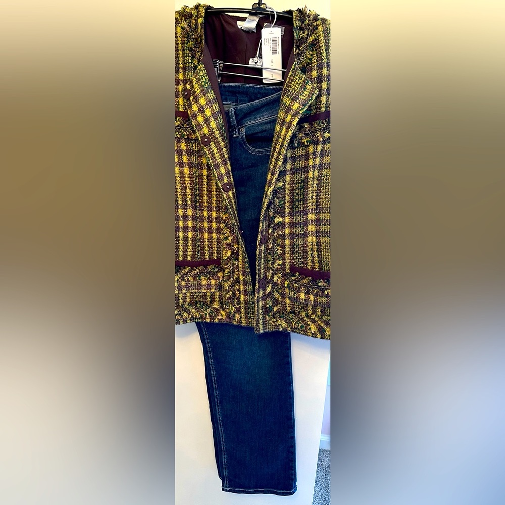 Chico’s Size 3 Tweed Jacket - in the style of Chanel